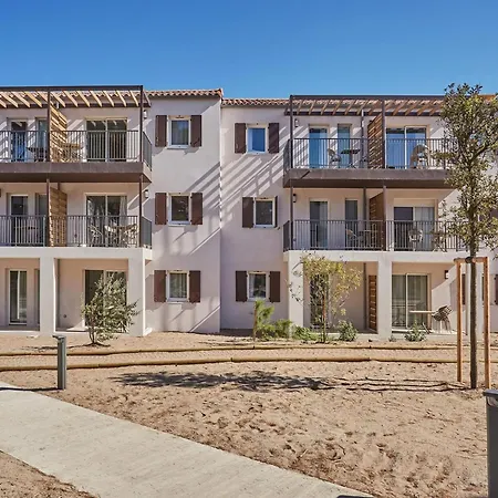 Newly Built Near The Apartament Hyères
